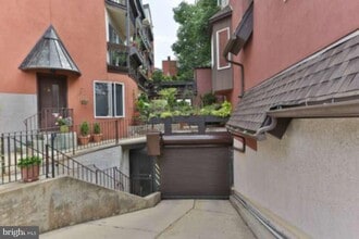 Building Photo - 8 Rex Ave