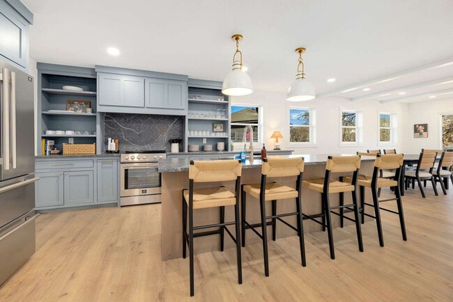 Building Photo - 89 Mayfair Dr