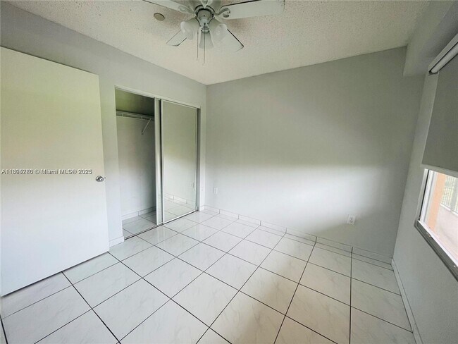 Building Photo - 571 SW 141st Ave