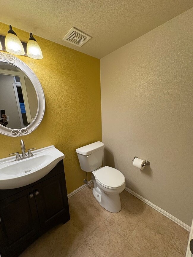 Building Photo - Lovely 3 bedroom/3 car tandem garage home in Lorson Ranch