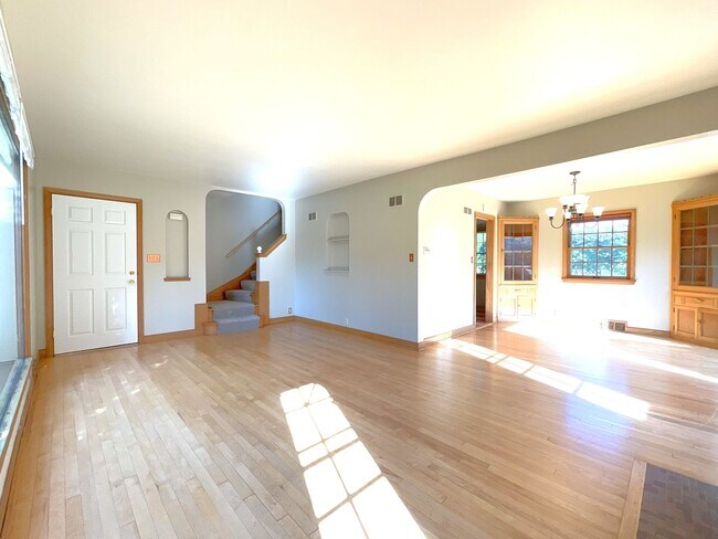 Building Photo - 1104/06 E Glendale Ave