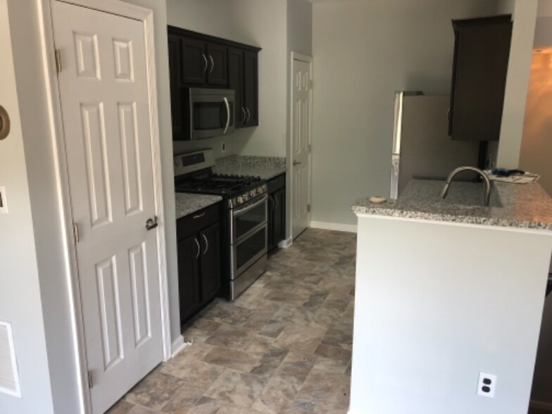Building Photo - 14717 Hampshire Hall Ct