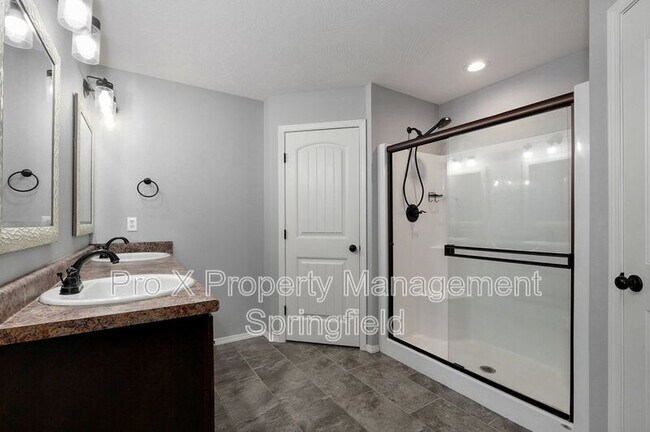 Building Photo - 1503 E Fairwind