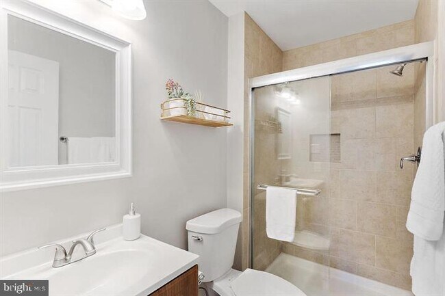 Building Photo - 9856 High Water Ct