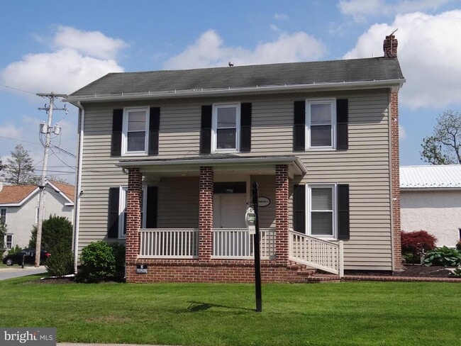 Building Photo - 510 Maple St