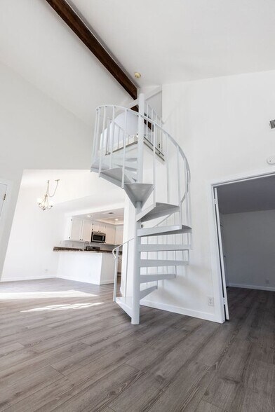 Building Photo - 47 Clover Ln