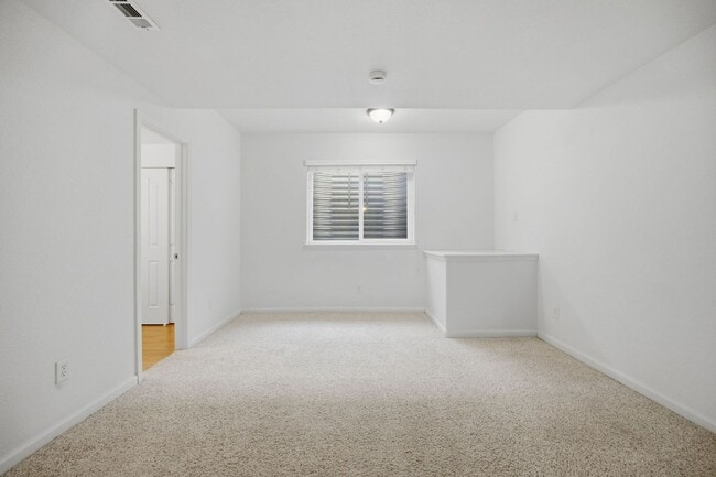 Building Photo - Meticulously maintained 4-bedroom, 3.5-bath  Townhouse In the Heart of Highlands Ranch!