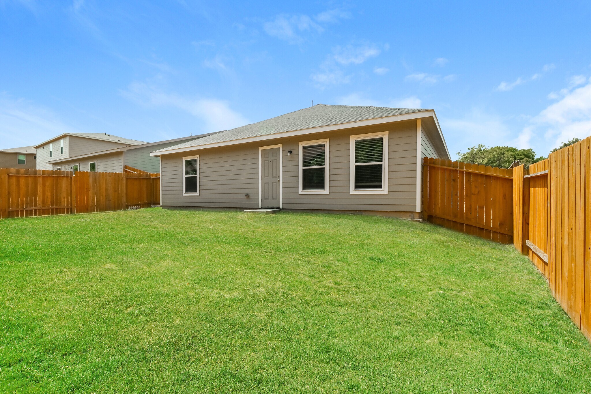 Building Photo - 14207 Green Wing Cir