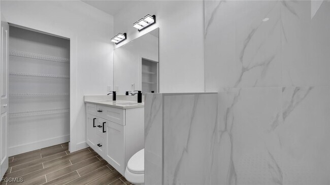 Building Photo - 1121 Hightower Ave S