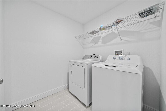 Building Photo - 735 Pilot Lane