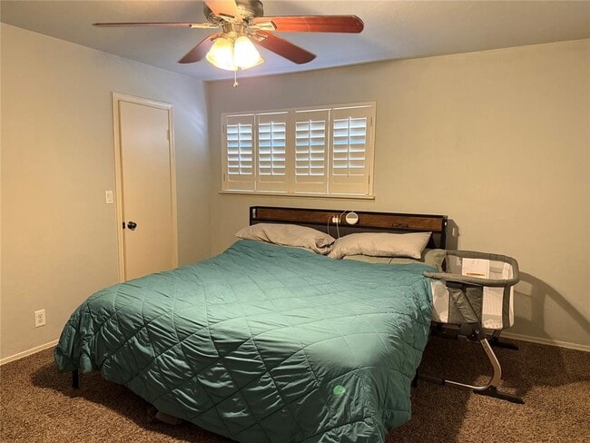 Building Photo - 1327 Canterbury Blvd