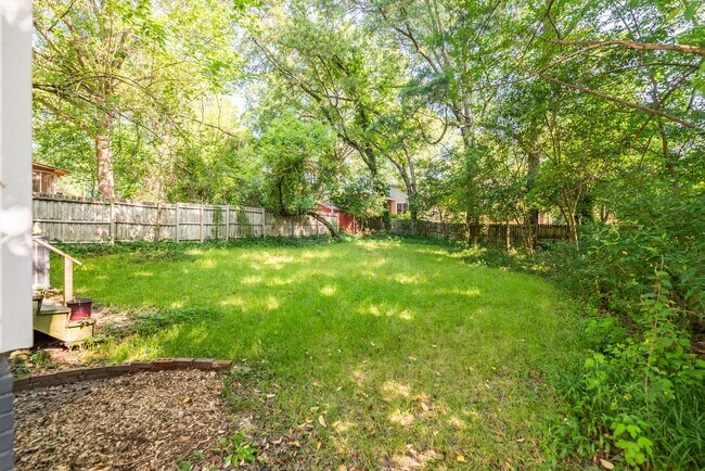 Building Photo - Charming 1 Bedroom, 1 Bathroom Duplex in O...