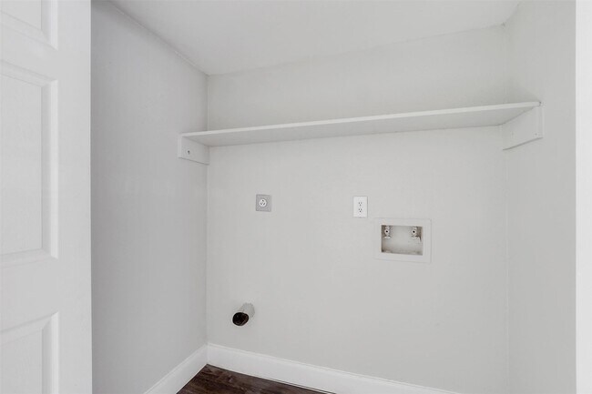 Building Photo - Make a Cool Move This Summer – Up to 2 Mon...