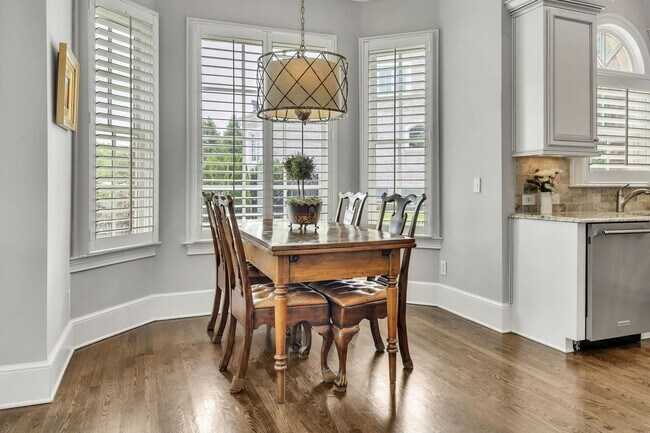 Building Photo - Fully Furnished 4 Bedroom, 3.5 Bath w/ 3 Car Garage and Unfinished Basement in Governors Club