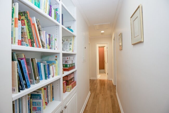 Building Photo - Spacious 3 Bedroom Home in Fayetteville, N...