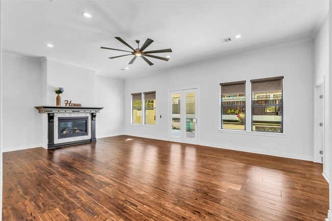 Building Photo - 17 Bellingham Ct