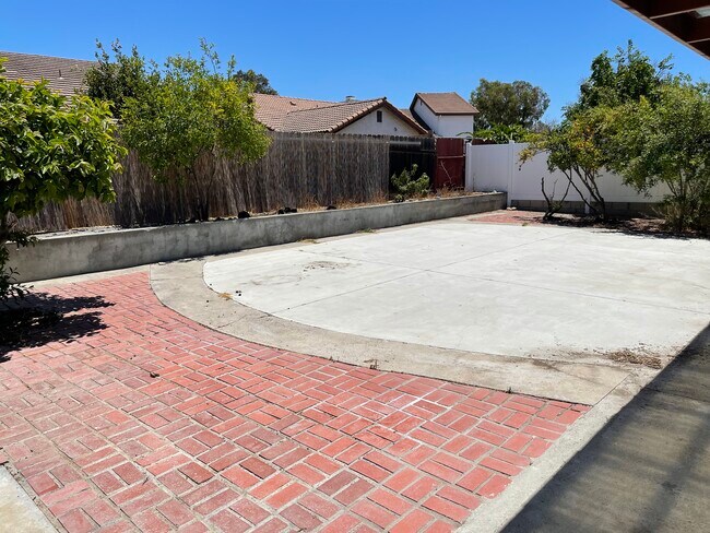 Building Photo - 11067 Alonda Ct