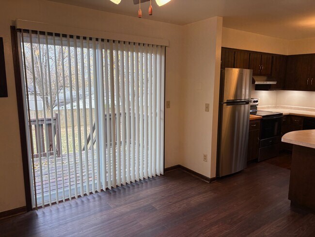 Building Photo - 309 Olsen St