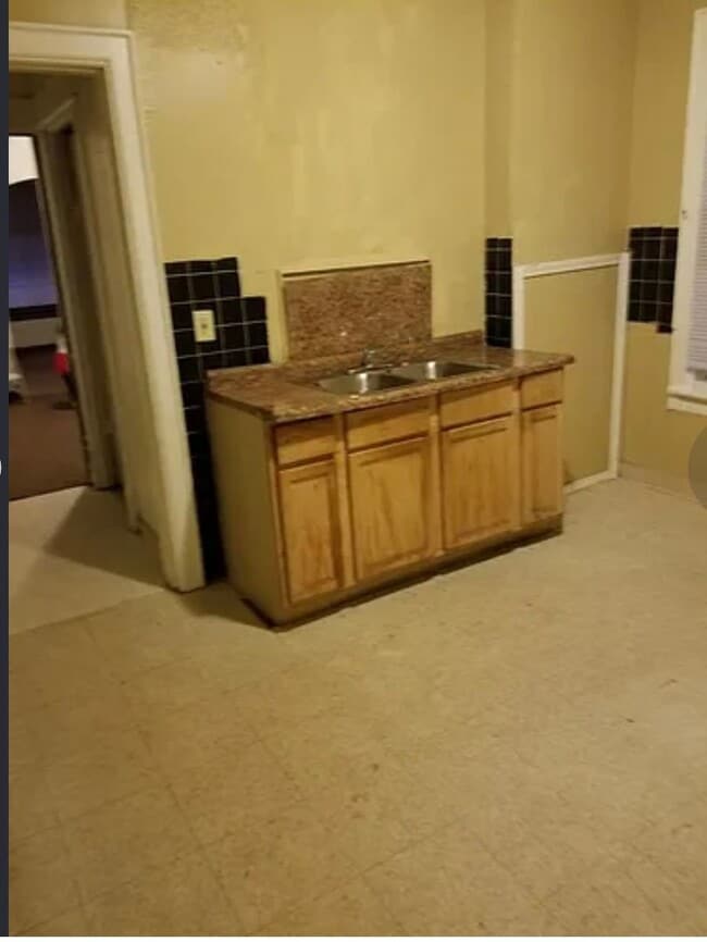 Building Photo - 2413 N 37th St