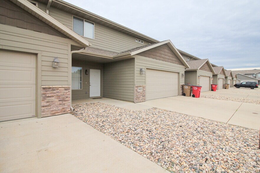 Building Photo - 1013 Tanner Ct