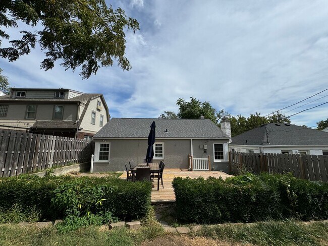 Building Photo - Home for Rent!