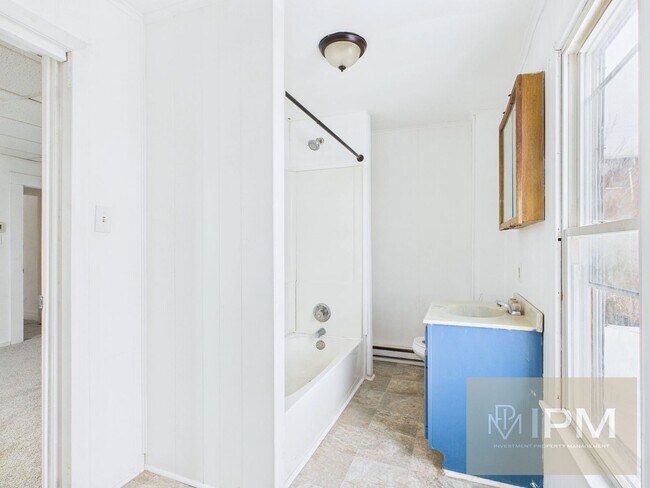 Building Photo - Bright 3 Bedroom, 1.5 Bath Home in Lebanon, Pa!