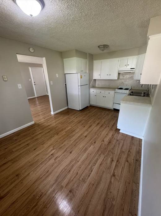 Building Photo - 513 S Coventry Dr