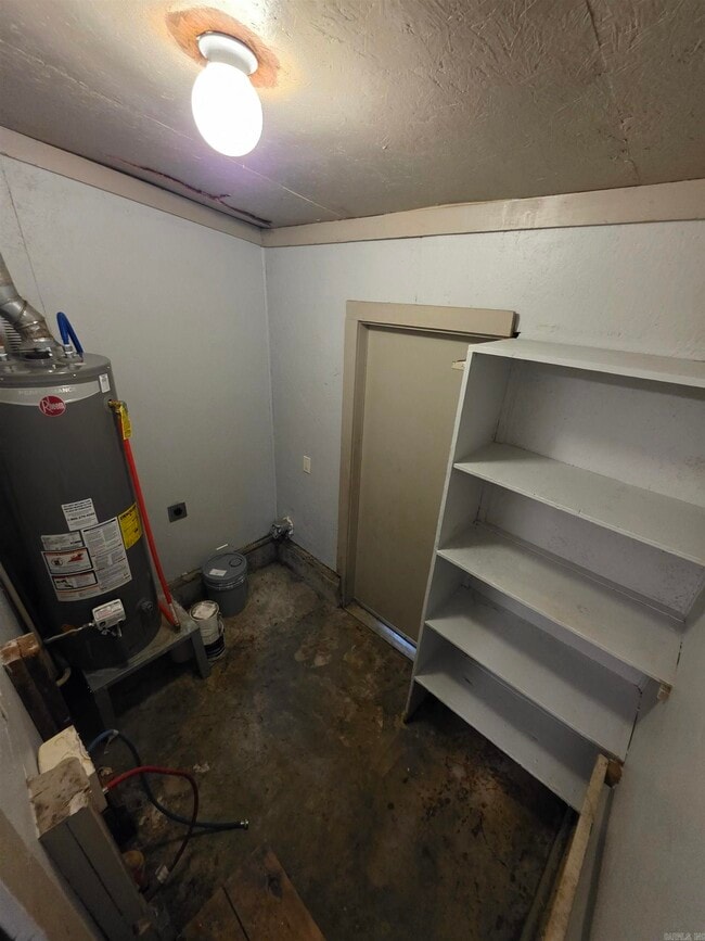 Building Photo - 9110 Woodford Dr