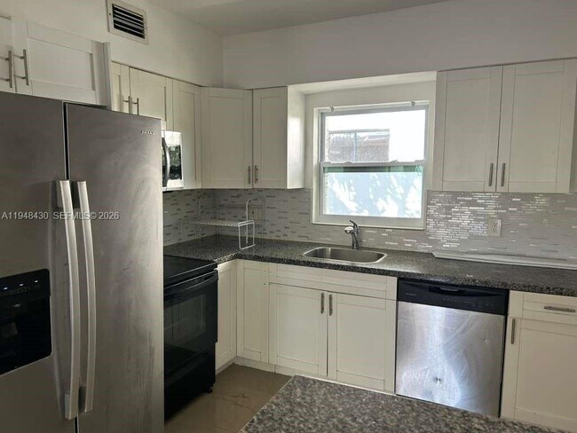 Building Photo - 9780 Bay Harbor Terrace