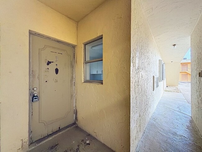 Building Photo - Newly remodeled  2 BEDROOM 2 BATH