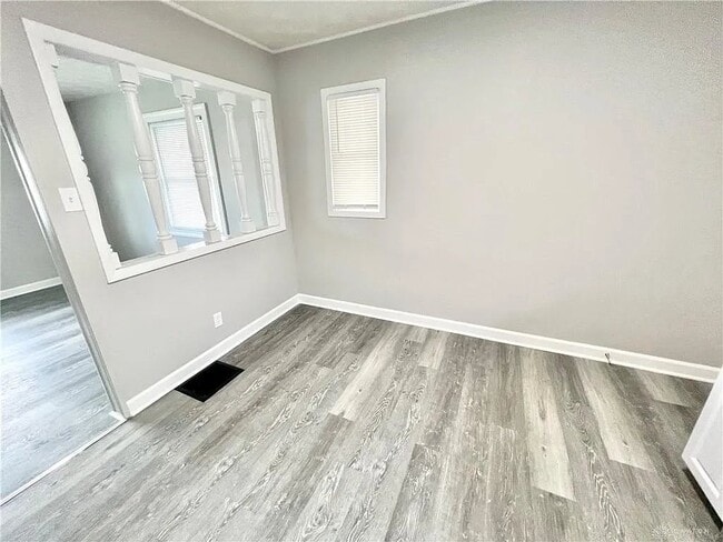 Building Photo - 753 Cosler Dr