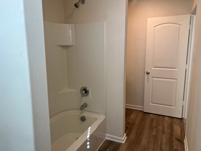 Building Photo - Room in House on Serena Dr