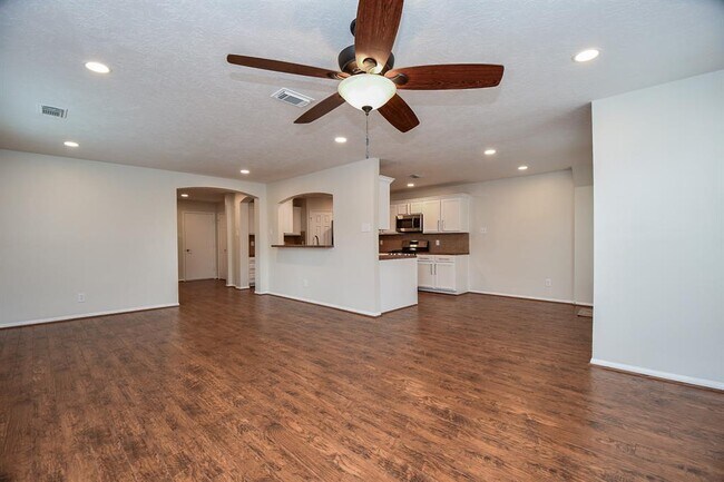 Building Photo - 1115 Eden Park Ln