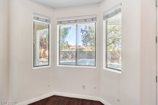 Building Photo - 1393 Romanesca Dr