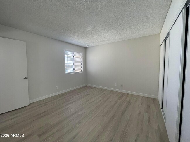 Building Photo - 8055 E Thomas Rd