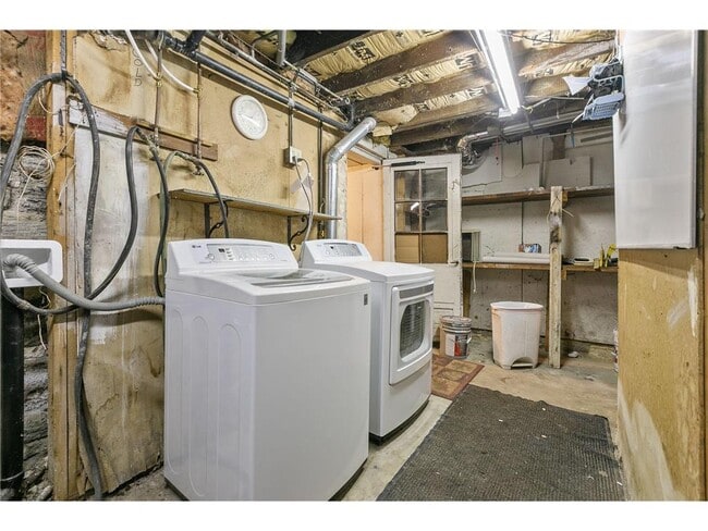 Building Photo - 2610 Dupont Ave S