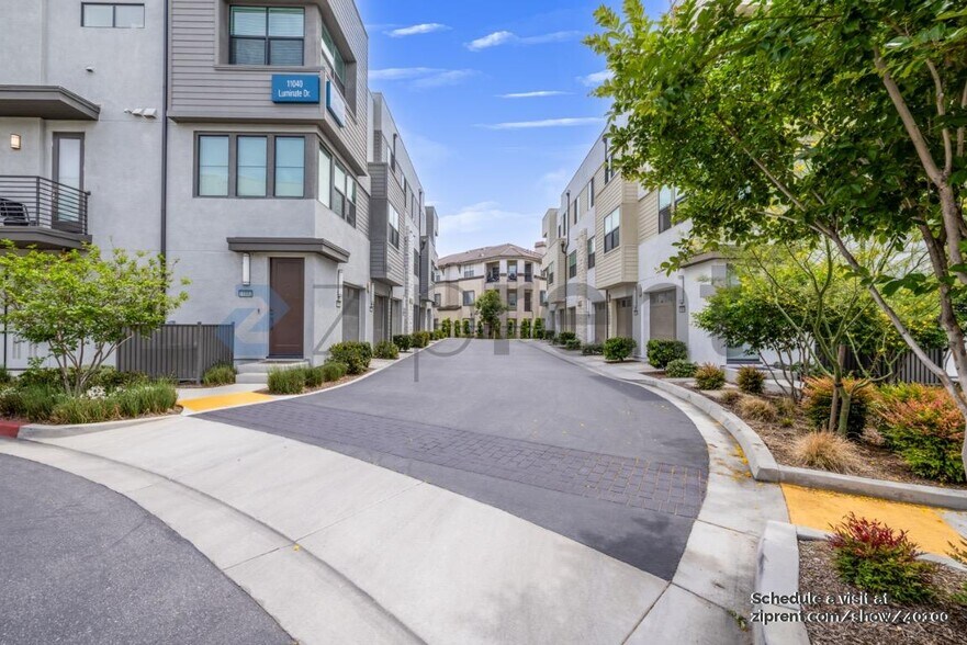 Building Photo - 11048 Luminate Dr
