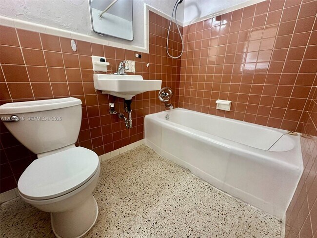 Building Photo - 1520 Garfield St