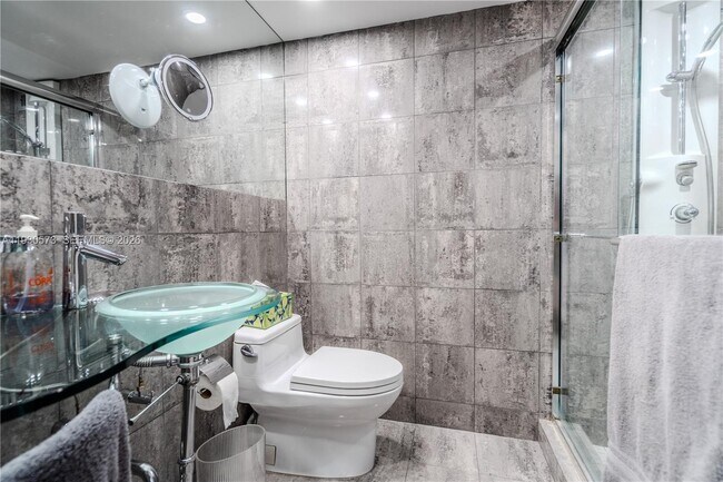 Building Photo - 5700 Collins Ave