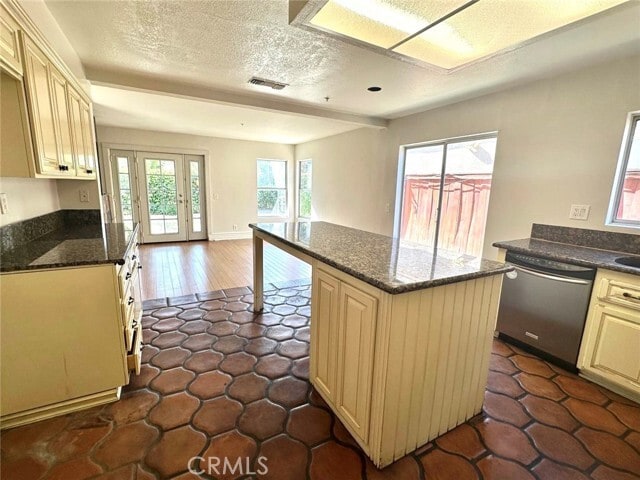 Building Photo - 8042 San Tropez Ct