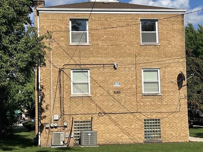 Building Photo - 3014 S Harlem Ave