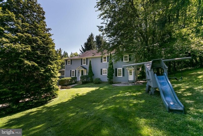 Building Photo - 1717 Circle Rd