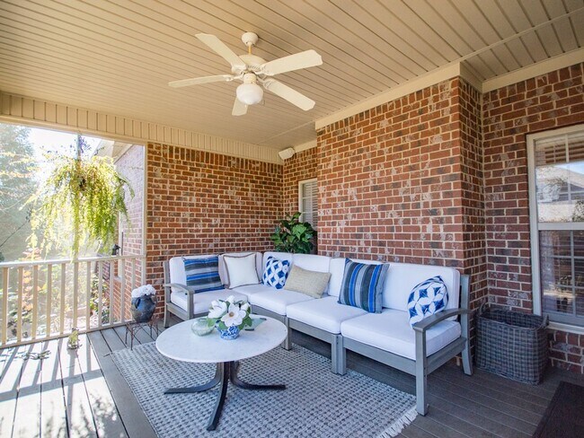 Building Photo - Lake Forest Subdivision. Enjoy all the amenities!