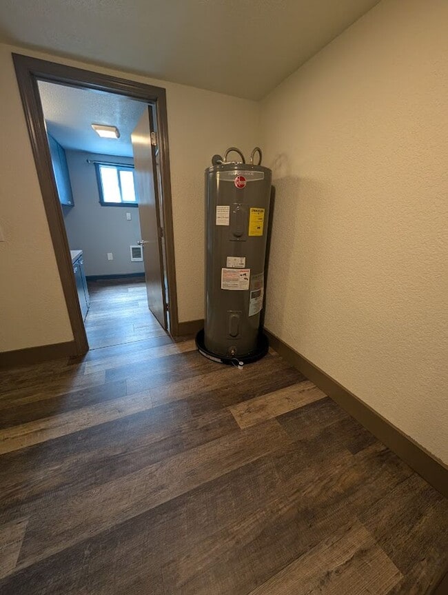 Building Photo - 2 Bedroom 1 Bath Winchester House - Walkin...