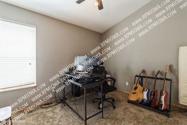 Building Photo - 15227 Alpine Dr