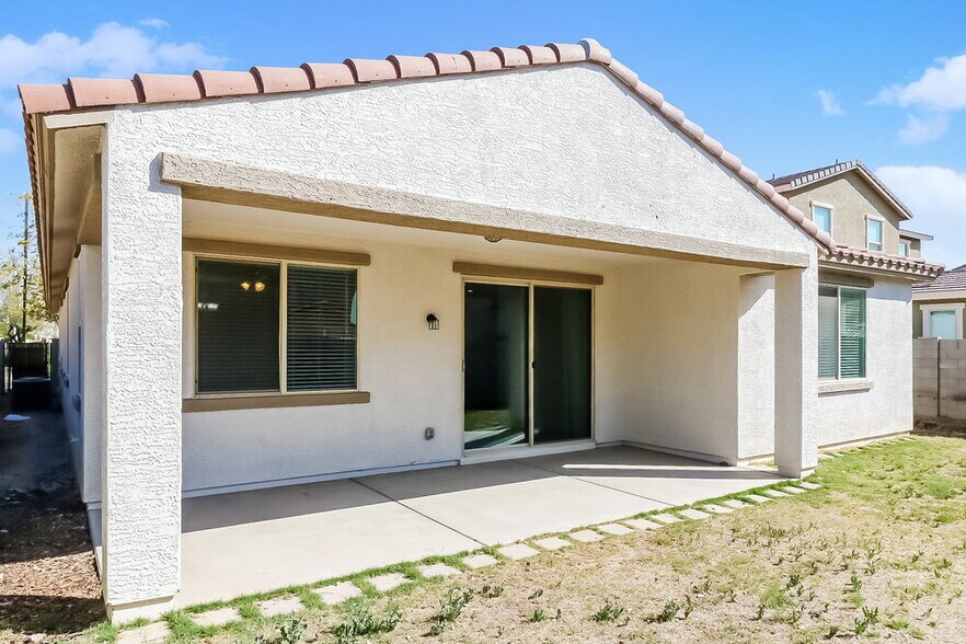 Building Photo - 16905 W Woodlands Ave