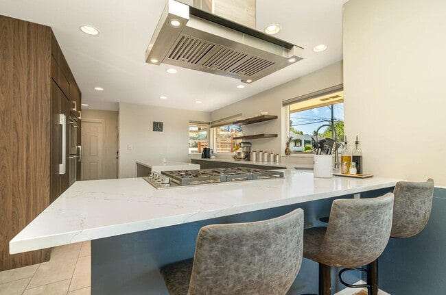 Building Photo - 3Bd/2.75Ba Seattle House