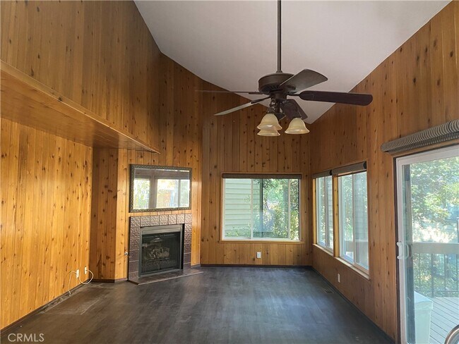 Building Photo - 27721 Peninsula Dr