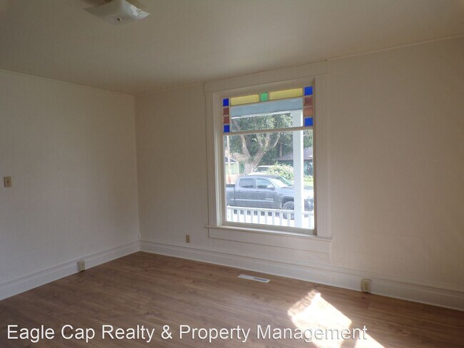 Building Photo - 3 br, 1.5 bath House - 164 E Delta