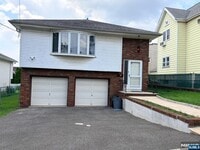 Building Photo - 566 Anderson Ave